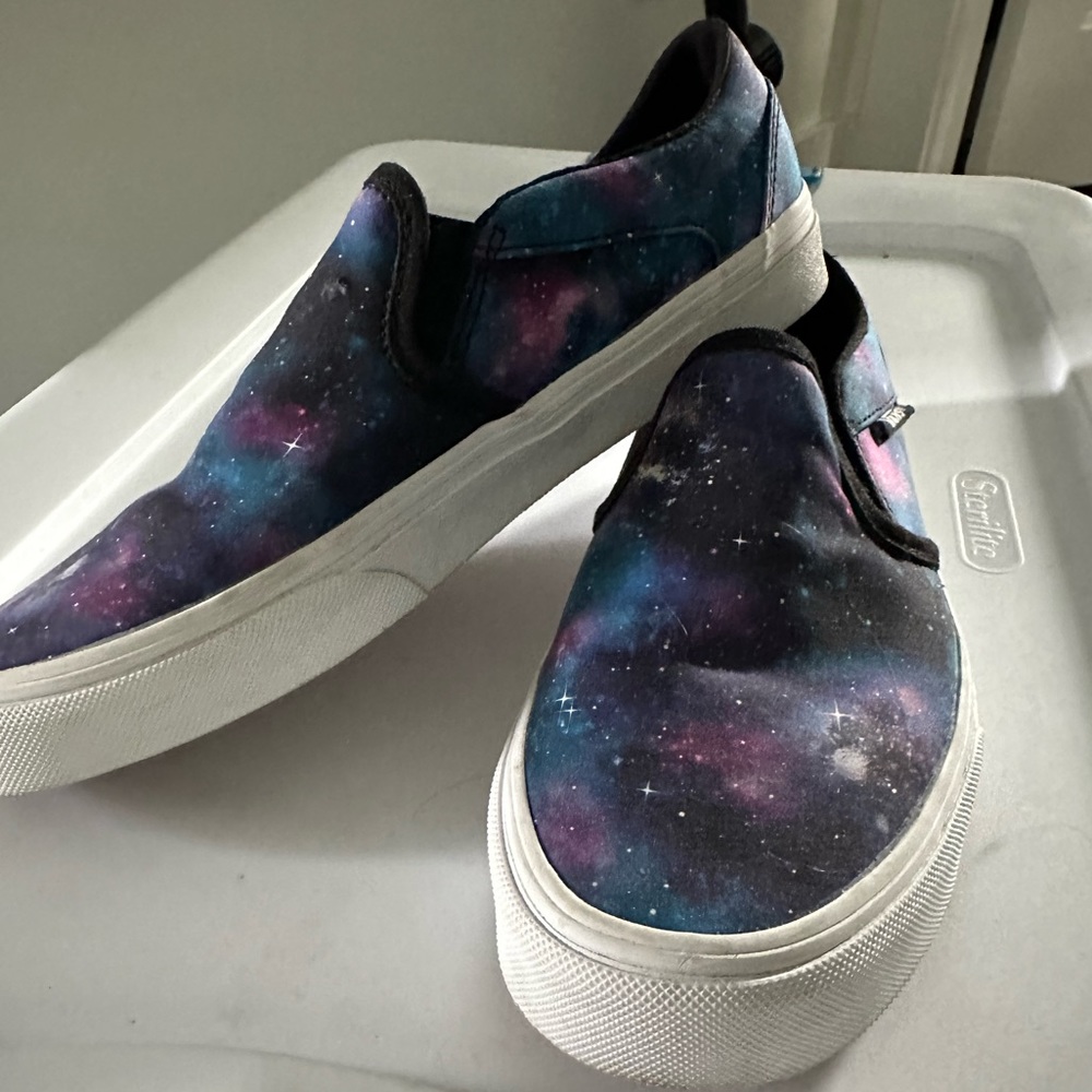 Vans galaxy slip  on 7.5
